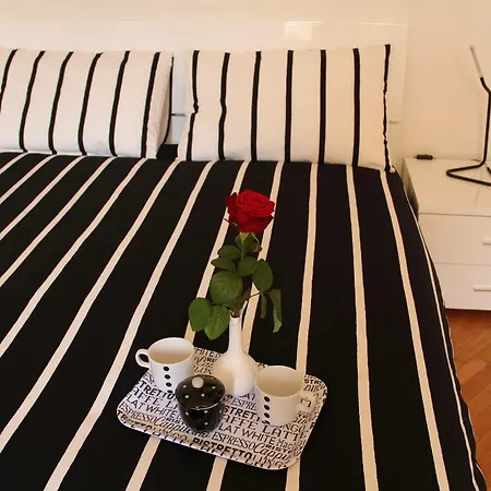 Emilia Levante Musica Apartamento *