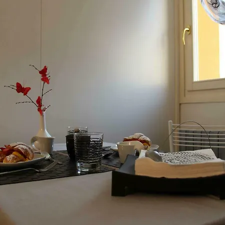 Emilia Levante Musica Apartamento